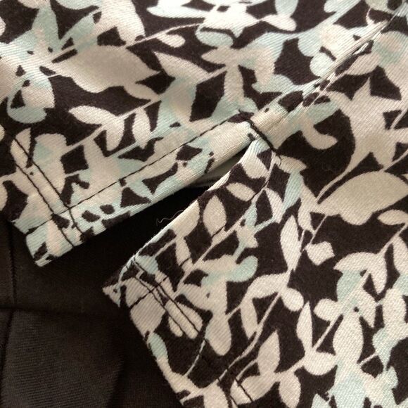 Tranquility Athletic Skirt with Shorts Size Medium (L12) - Picture 8 of 8